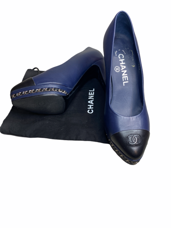 Chanel Heels Size 35 EU - Image 2