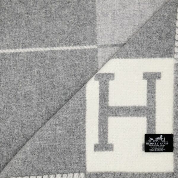 Hermes Avalon Throw Blanket Grey and White - Image 3