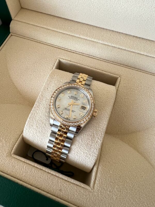 Rolex Oyster Perpetual Datejust 28 - Image 2