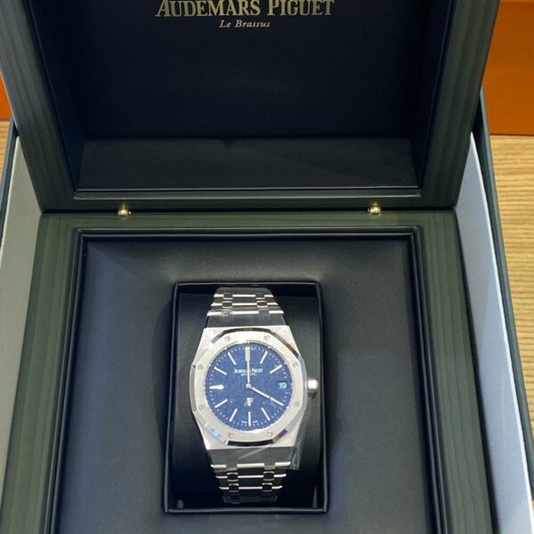 Audemars Piguet Royal Oak 39mm ''Jumbo'' Extra Thin 16202BC.OO.1240BC.02 - Image 2