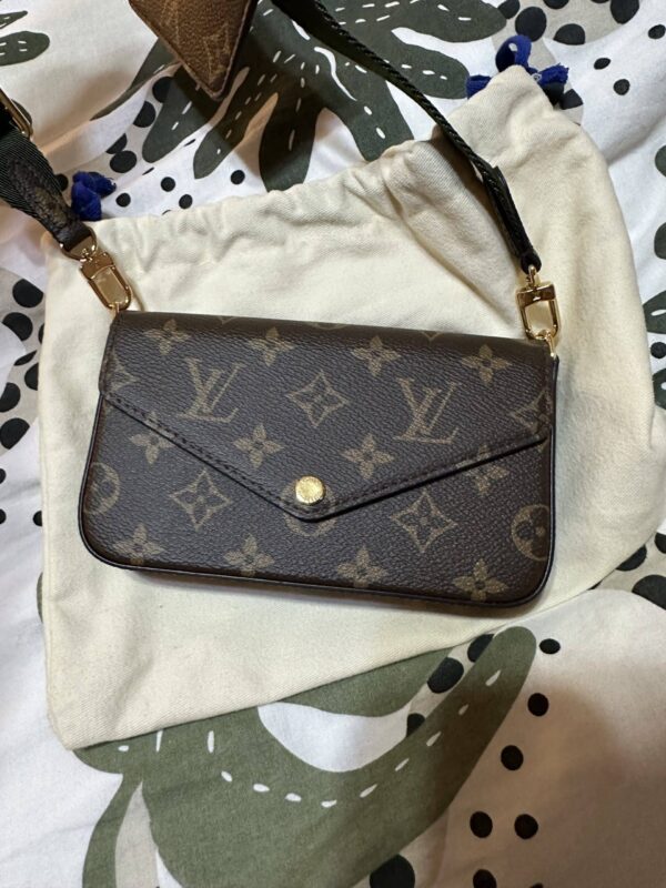 Louis Vuitton Monogram Felicie Strap to Go Cross Bag - Image 2