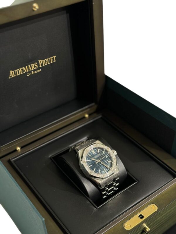 Audemars Piguet Royal Oak 37mm 15551ST.ZZ.1356ST.05 Stainless Steel “Bleu nuit nuage 50” Dial Diamonds Set Bezel - Image 6