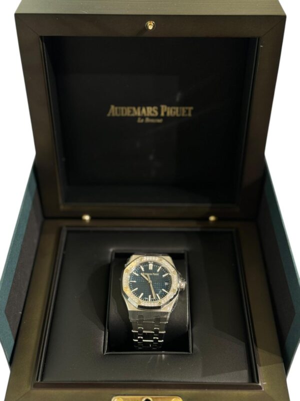 Audemars Piguet Royal Oak 37mm 15551ST.ZZ.1356ST.05 Stainless Steel “Bleu nuit nuage 50” Dial Diamonds Set Bezel - Image 4