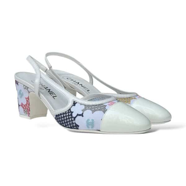 CHANEL Guipure 39 EU Patent Embroidered Floral Cap Toe CC Slingback Heels White