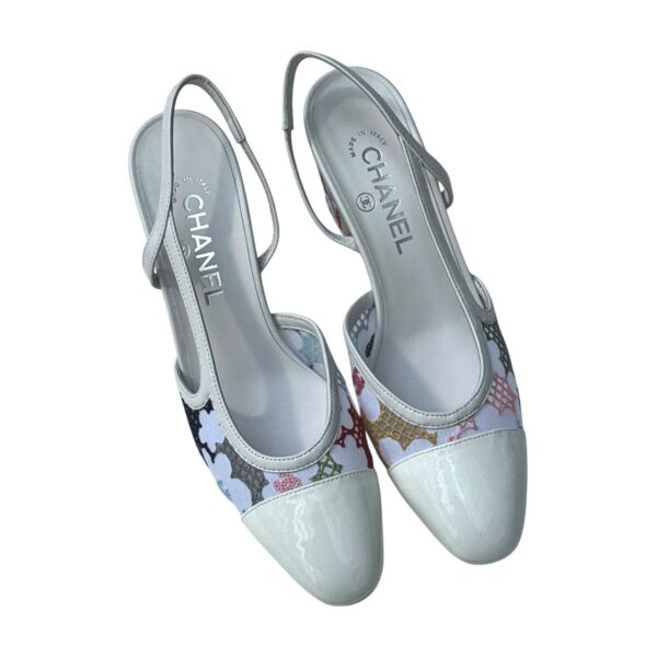 CHANEL Guipure 39 EU Patent Embroidered Floral Cap Toe CC Slingback Heels White - Image 2