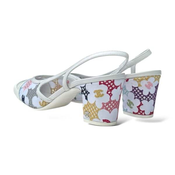 CHANEL Guipure 39 EU Patent Embroidered Floral Cap Toe CC Slingback Heels White - Image 4