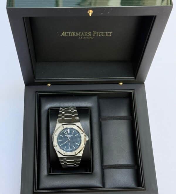 Audemars Piguet Royal Oak 39mm "Jumbo" Extra-Thin 16202ST.OO.1240ST.02 Stainless Steel “Bleu nuit nuage 50” Dial - Image 3