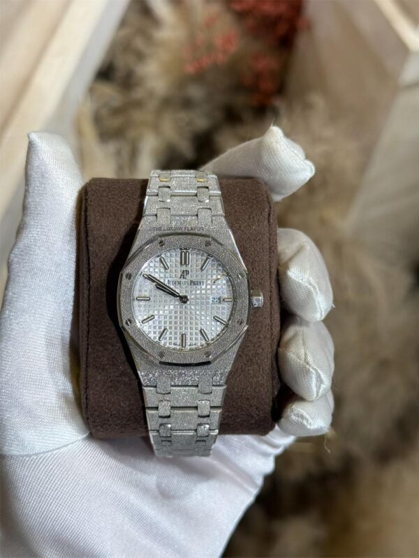Audemars Piguet Royal Oak Quartz 33mm Ladies Watch 67653BC.GG.1263BC.01 - Image 2
